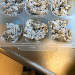 離乳食初期 しらすペースト 冷凍から解凍 レシピ 作り方 By Bella 楽天レシピ 離乳食初期 しらすペースト 冷凍から解凍 レシピ 作り方 By Bella 楽天レシピ